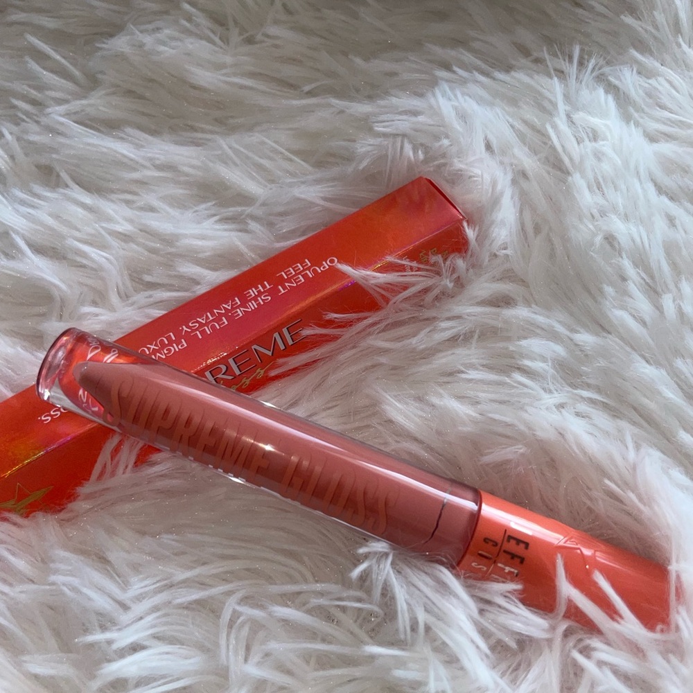 Entwined Jeffree Star Supreme Gloss full pigment